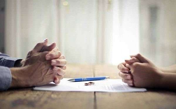 طلاق توافقی و امضای تعهدات